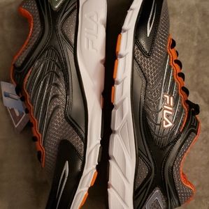 Mens Tennis shoes Fila